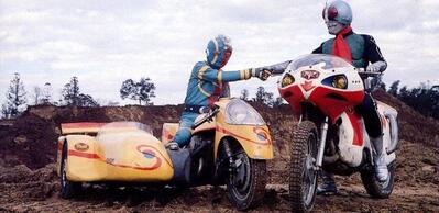 �L�J�C�_�[�ƈ��肷�鉼�ʃ��C�_�[